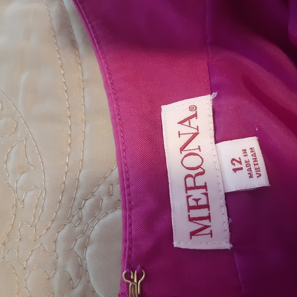 Dress. - Picture 3 of 5